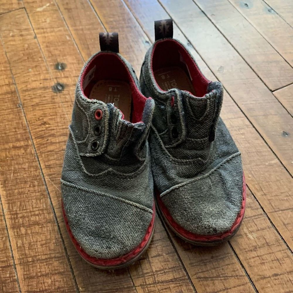 Tom’s toddler 8 worn denim dapper slip on shoes